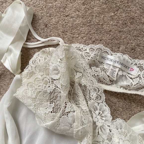 VICTORIA SECRET negligee - Picture 6 of 6